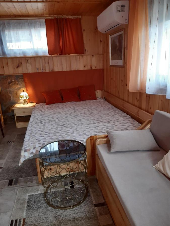 Matyas Apartman Tard Extérieur photo